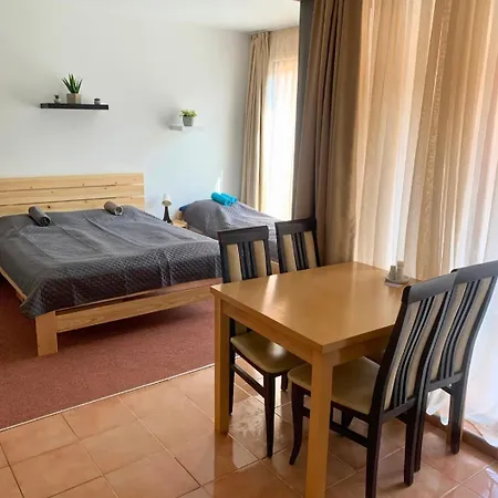 Krasnem A Klidnem Prostredi V Soukromem Apartmanu * Aheloy